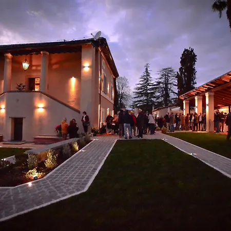 Konukevi Corte Sospesa & Bassano Romano